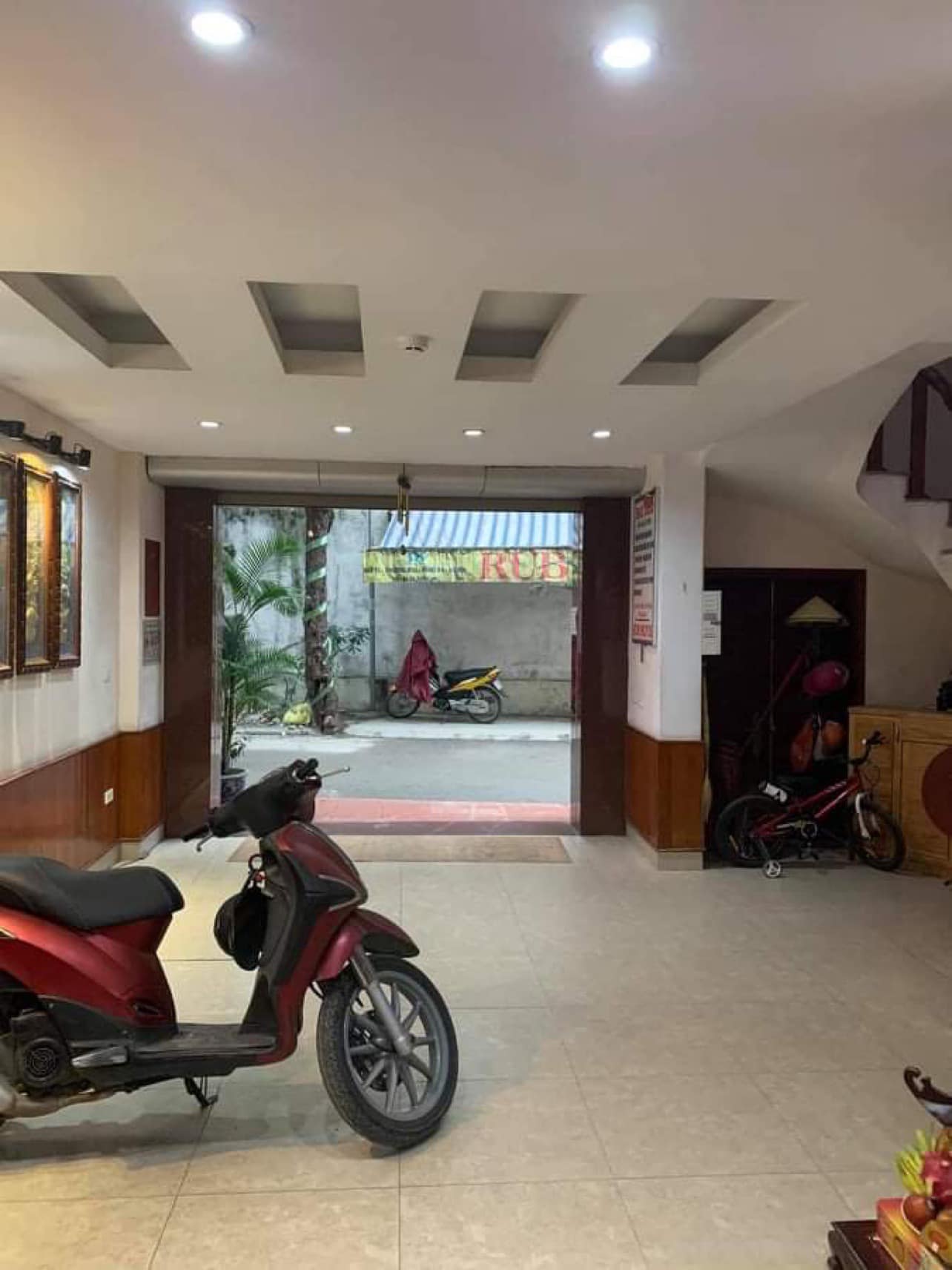 💥 Khách sạn phố Vip Phố Phương Mai, 90m2 7T Thang máy, MT 6m, Chỉ 22.5 Tỷ 💥