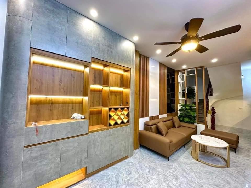 Bán nhà phố Trương Định, 34m2 x 5 tầng, tặng full nội thất, 3tỷ400