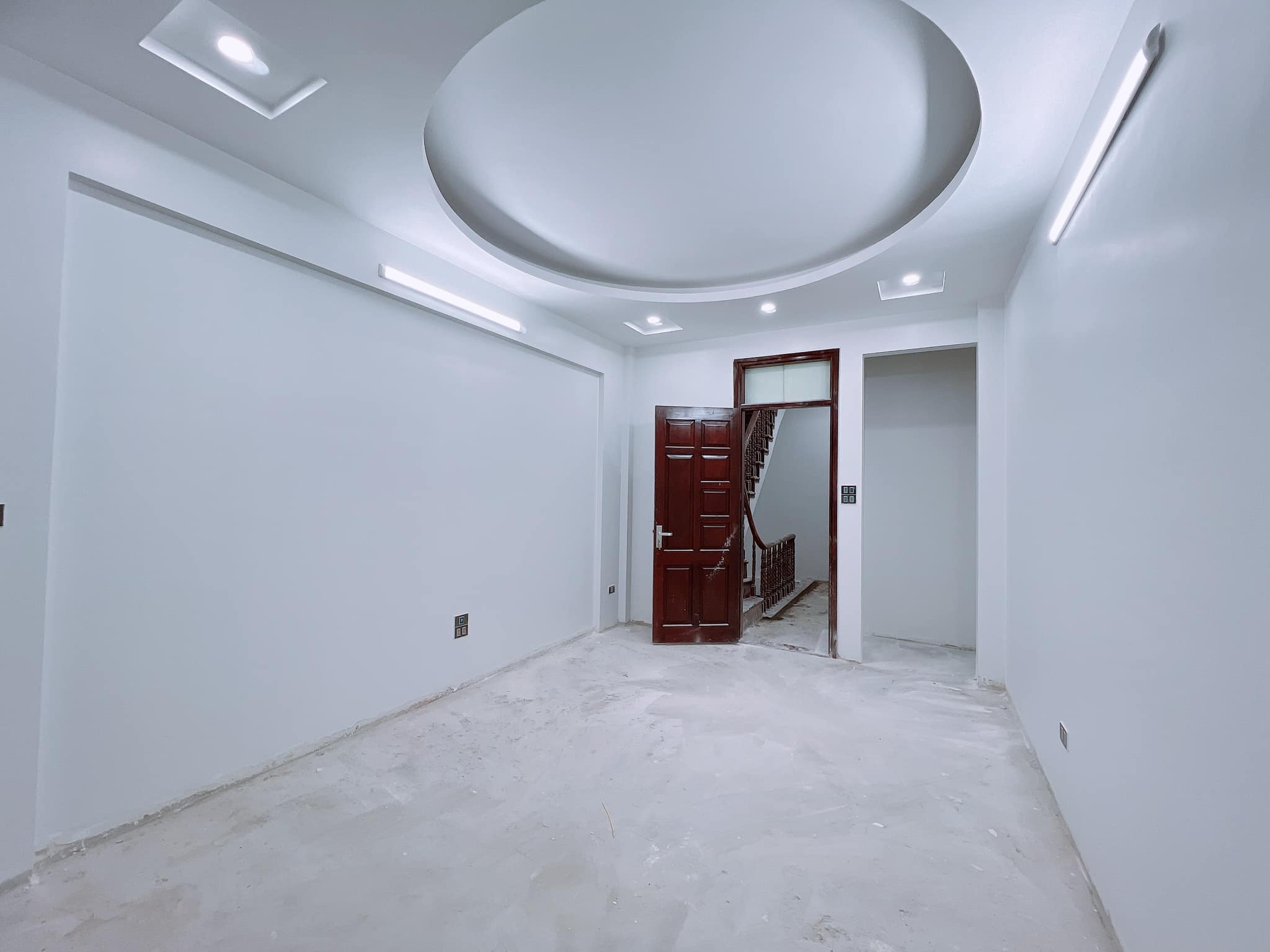 CÓ 1 KHÔNG 2 NHÀ HOÀNG QUỐC VIỆT - CÁCH Ô TRÁNH 10M - GẦN HỒ - GIÁ SIÊU ĐẸP