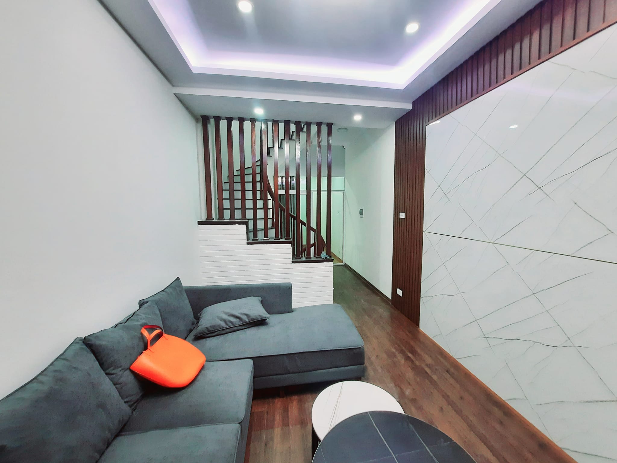 Bán nhà 5 tầng phố Minh Khai. Ngõ 3 gác. 33m2. Chỉ 3,38 tỷ.