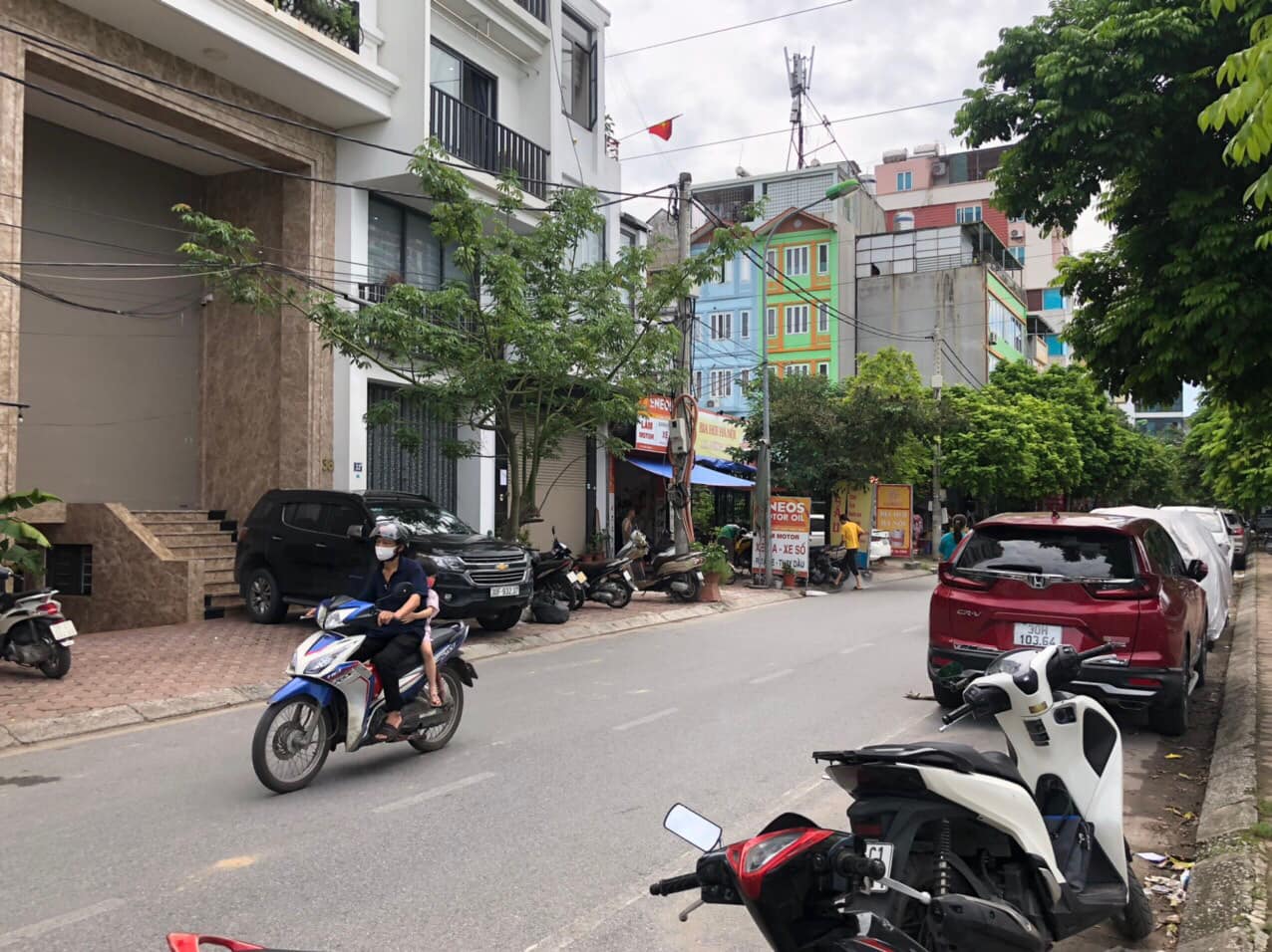 Khương Đình, Thanh Xuân. 112m2. Nhà cũ. Cách hồ Hạ Đình 20m. Kinh doanh sầm uất.