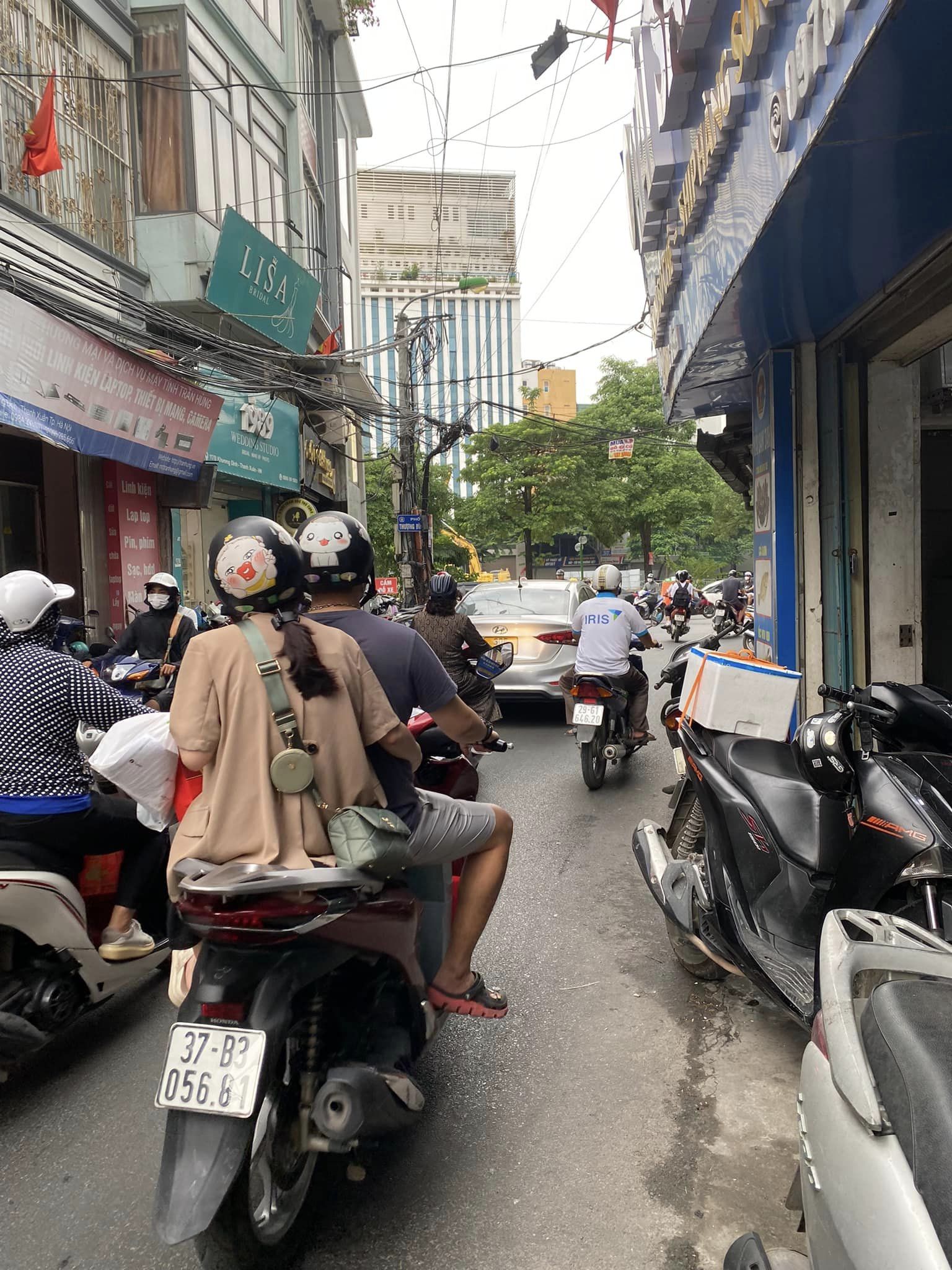 Mặt phố Khương Đình, Thanh Xuân. 50m2. MT 4m. Trung tâm quận. Giá 14 tỷ.