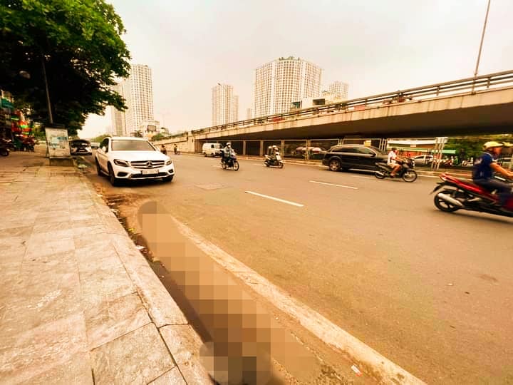 Mặt phố Nguyễn Trãi, Thanh Xuân. 30m2 x 6T. Thang máy. Trung tâm Ngã Tư Sở.