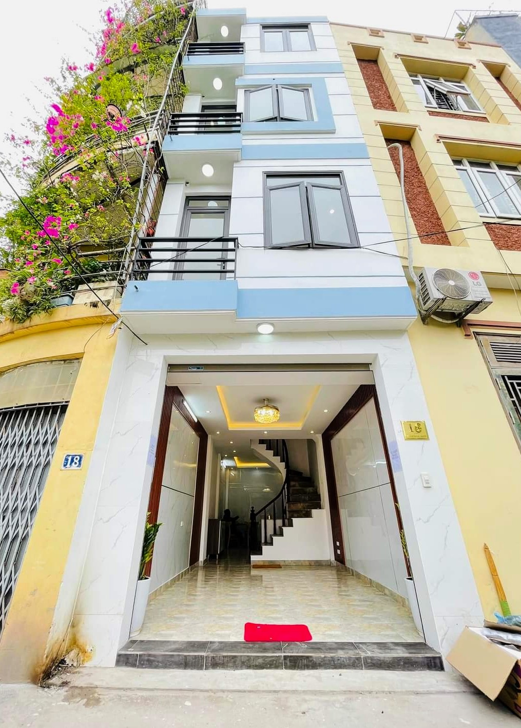 Bán nhà ngõ 168 KIM GIANG Hoàng Mai, 20m ra ô tô đỗ, 40m2, 4 tầng, nội thất đẹp, giá 4 tỷ