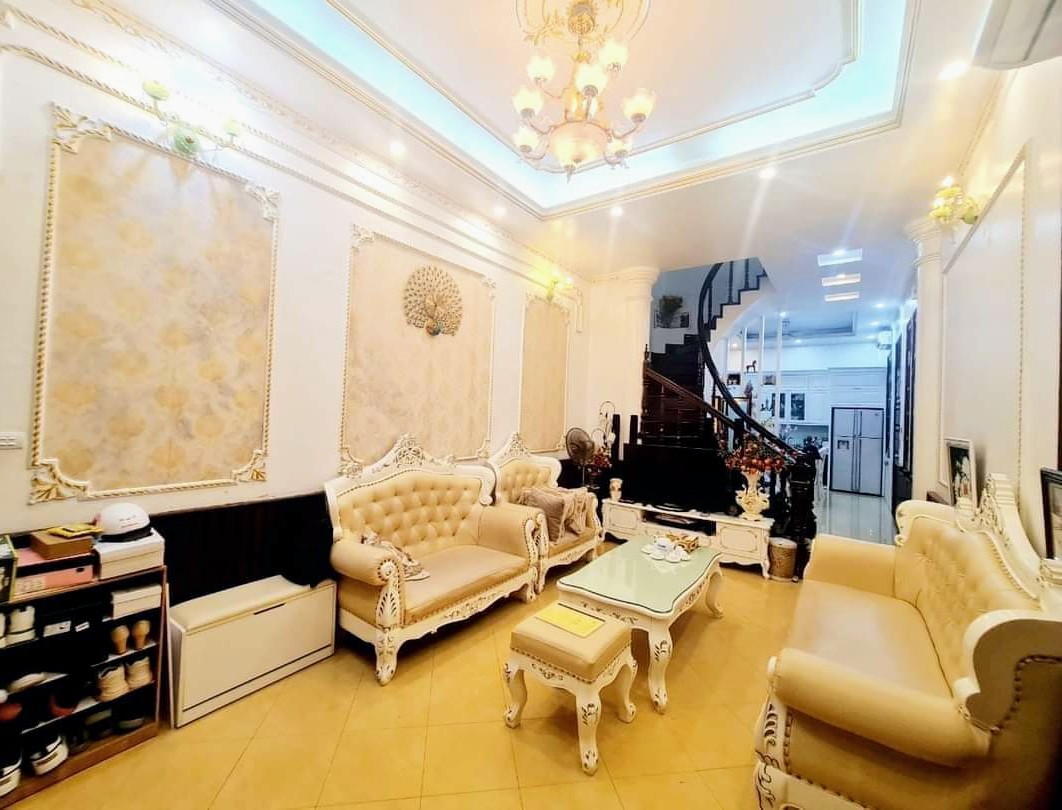 Bán nhà liền kề KĐT Đại Kim Hoàng Mai. Kinh doanh, văn phòng tốt. Diện tích 68m2 xây 4 tầng, mặt tiền 4,5m. Giá 16 tỷ