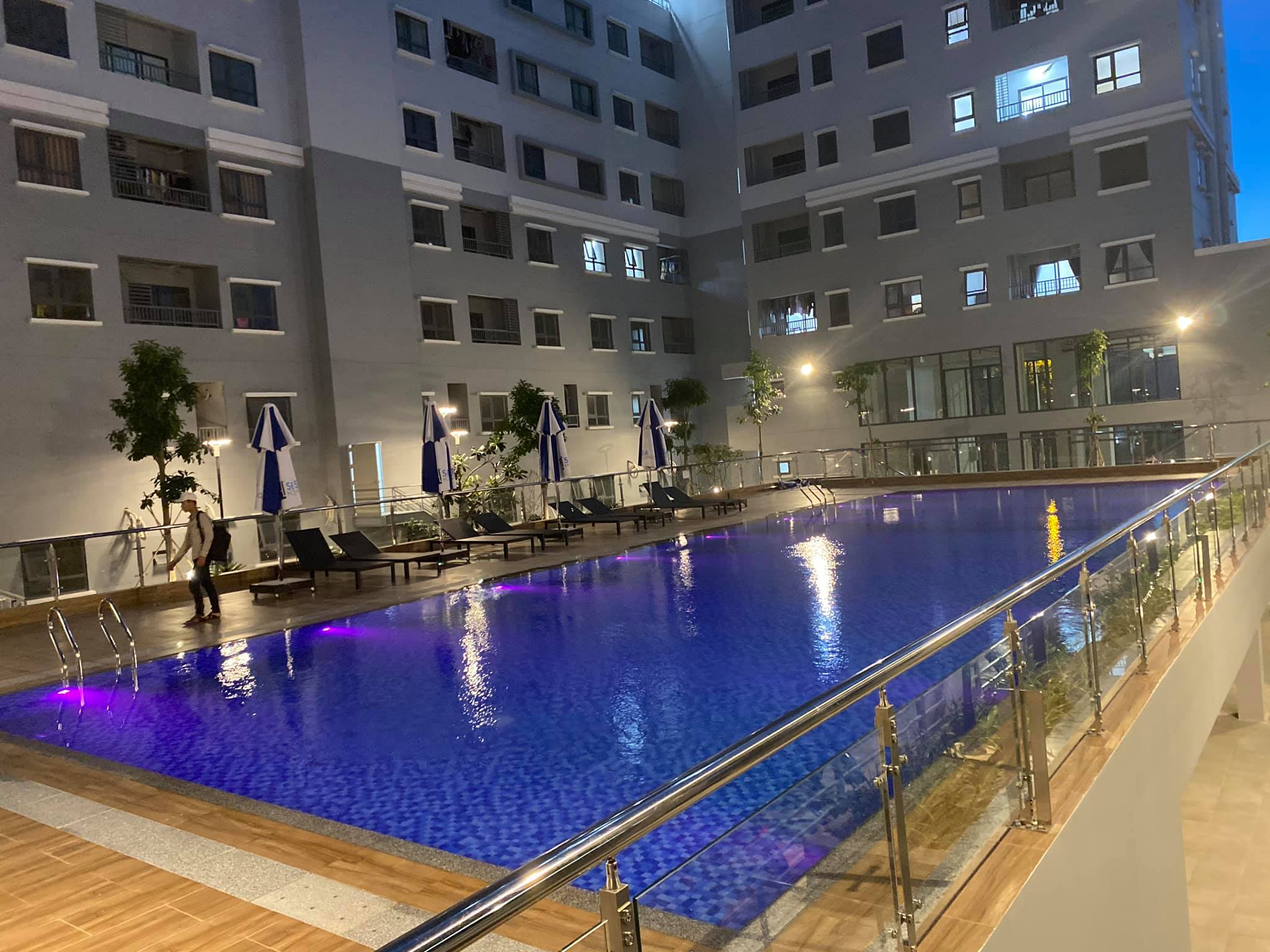 Kẹt vốn làm ăn, bán căn hộ sổ riêng, lầu cao về quê