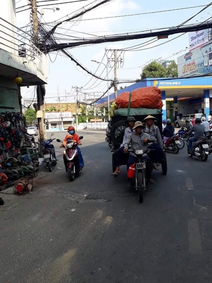 NHÀ MẶT PHỐ KINH DOANH SẦM UẤT- VUÔNG VẮN- NGAY NGÃ 4 BẢY HIỀN- 7.3 TỶ