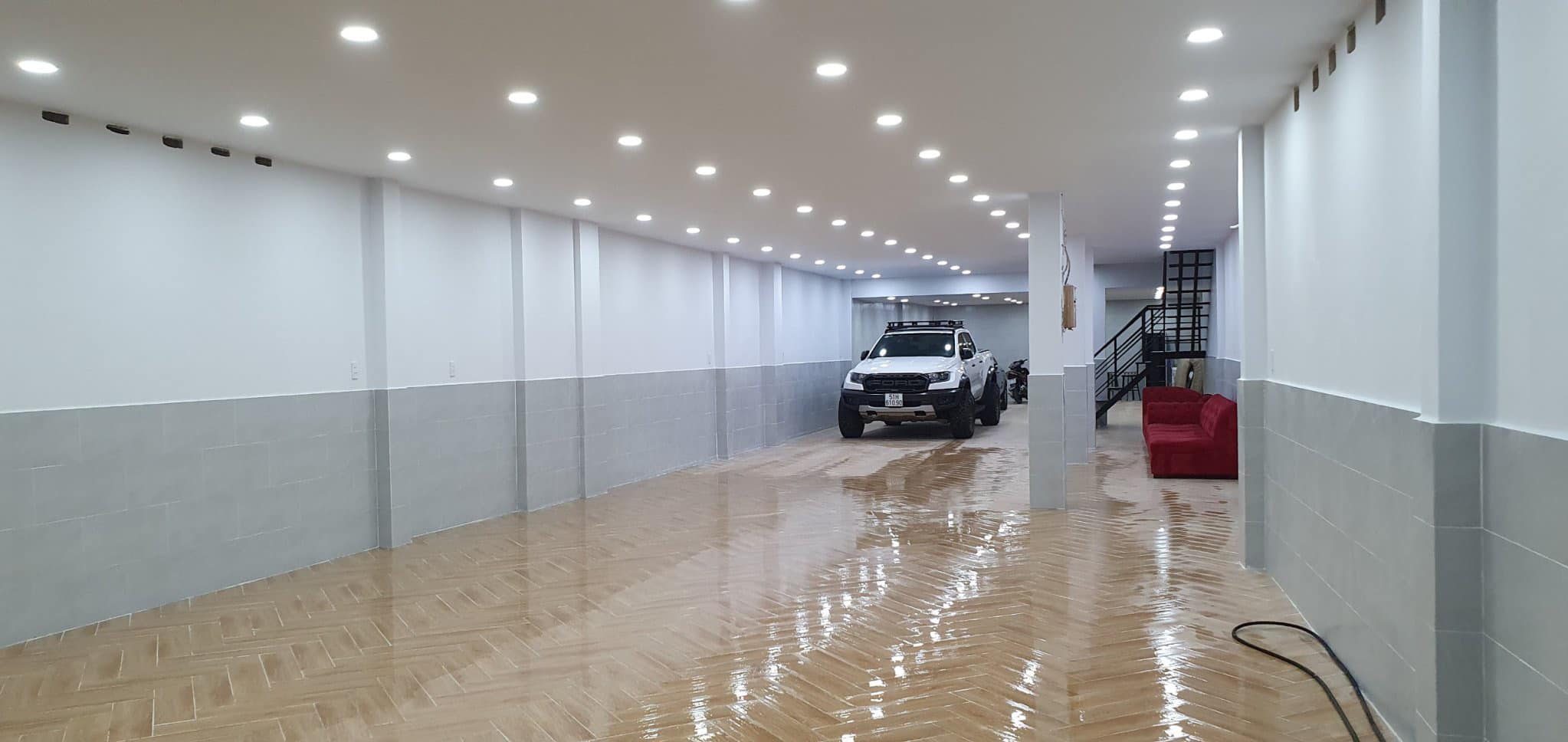 238m2