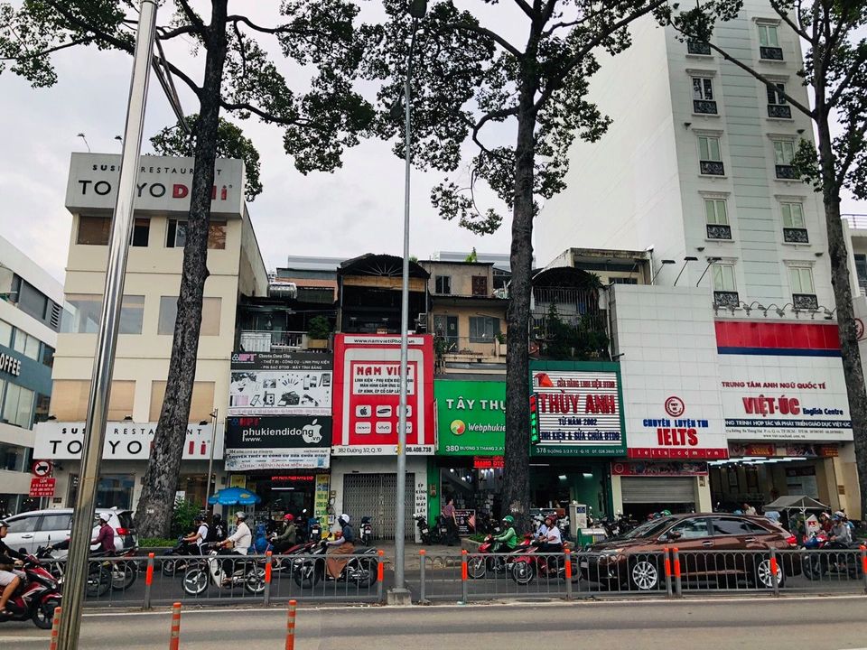 Bán GẤP nhà mặt tiền đường 3/2 gần chung cư Hà Đô có sẵn HĐ thuê 75tr / tháng - còn TL