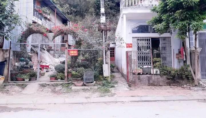 Cần bán nhà và đất sau trường THPT Thành phố Điện Biên Phủ