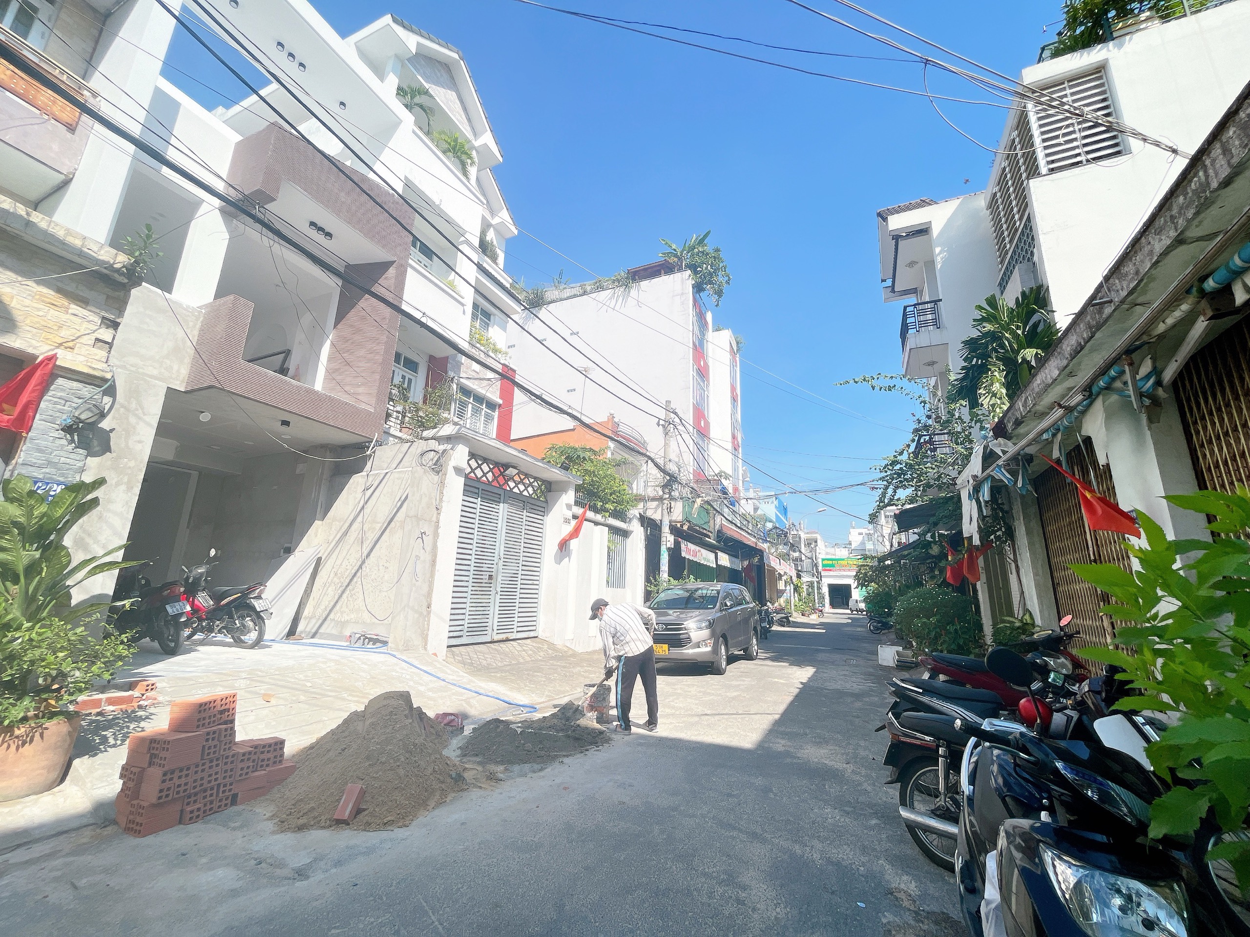 Bán Nhà Hẻm 8m Xe Hơi - Đường Tân Hương, Phường Tân Quý, Quận Tân Phú (4,5x22m, Giá 7,5 tỷ)