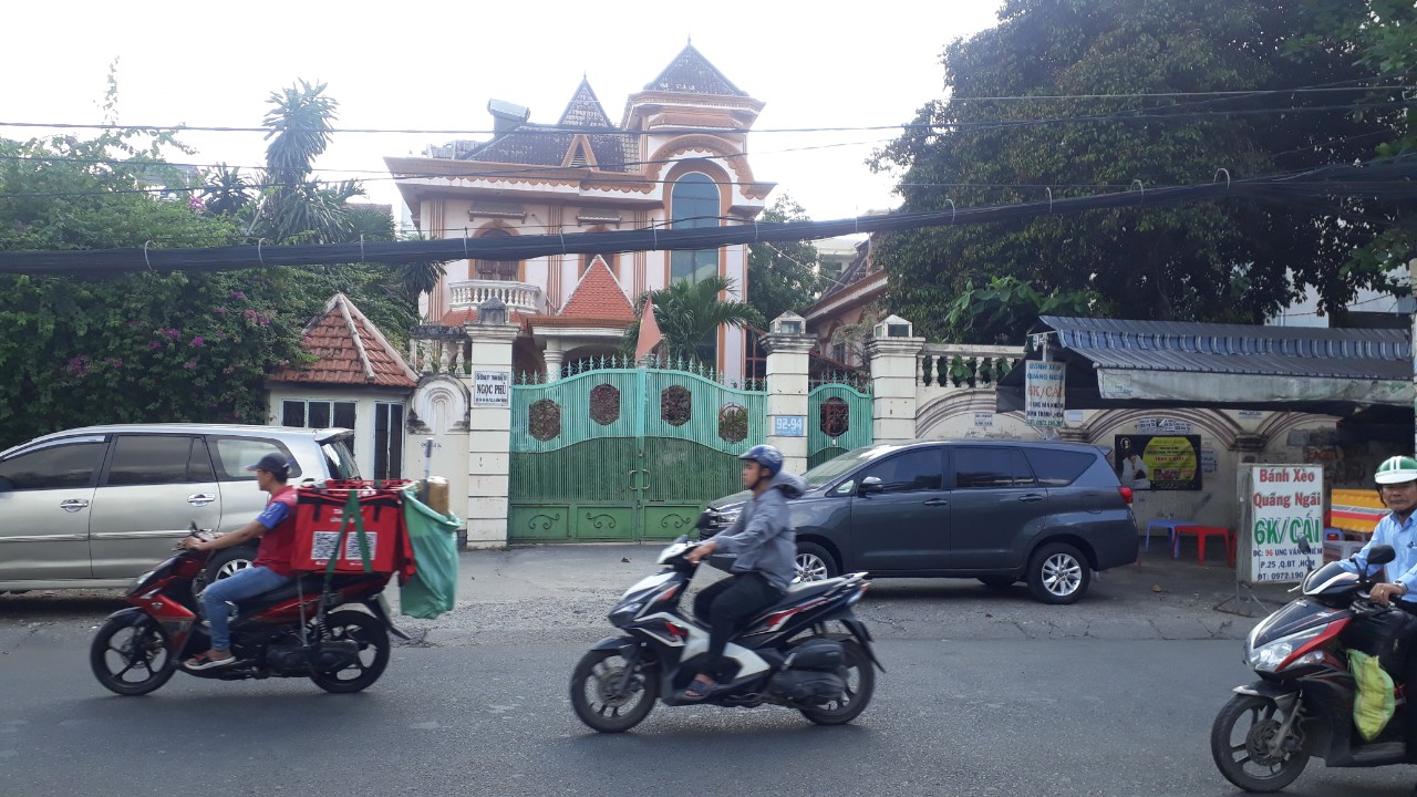 Bán gấp chia tài sản - duy nhất MT Ung Văn Khiêm - Bình Thạnh 2200m2 3 hầm 30 tầng - giá 600 tỷ TL