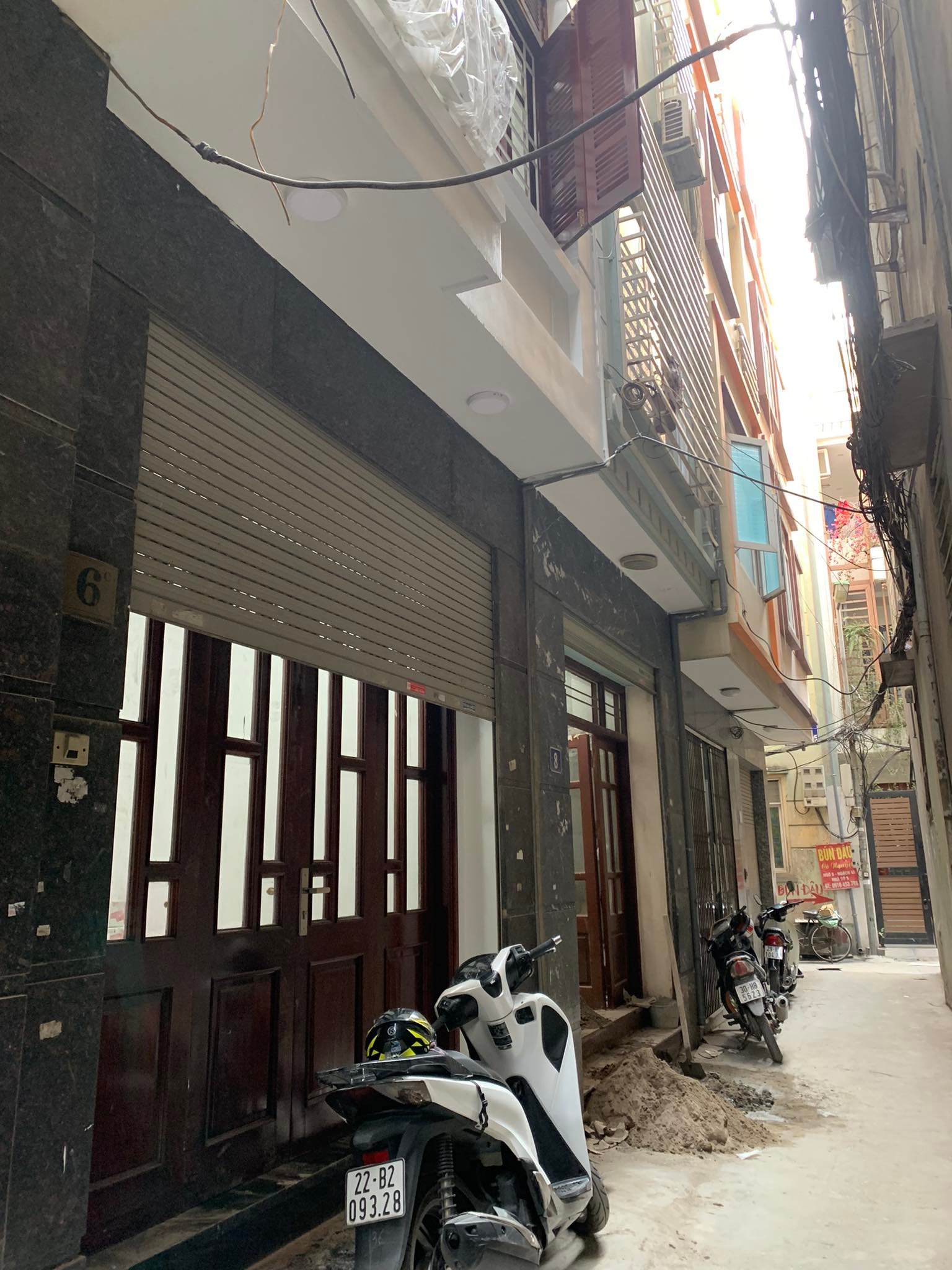 Bán nhà Phùng Chí Kiên, gần Hoàng Quốc Việt, Hoàng Sâm - Cầu Giấy. Cách 2 nhà ra ô tô tránh.