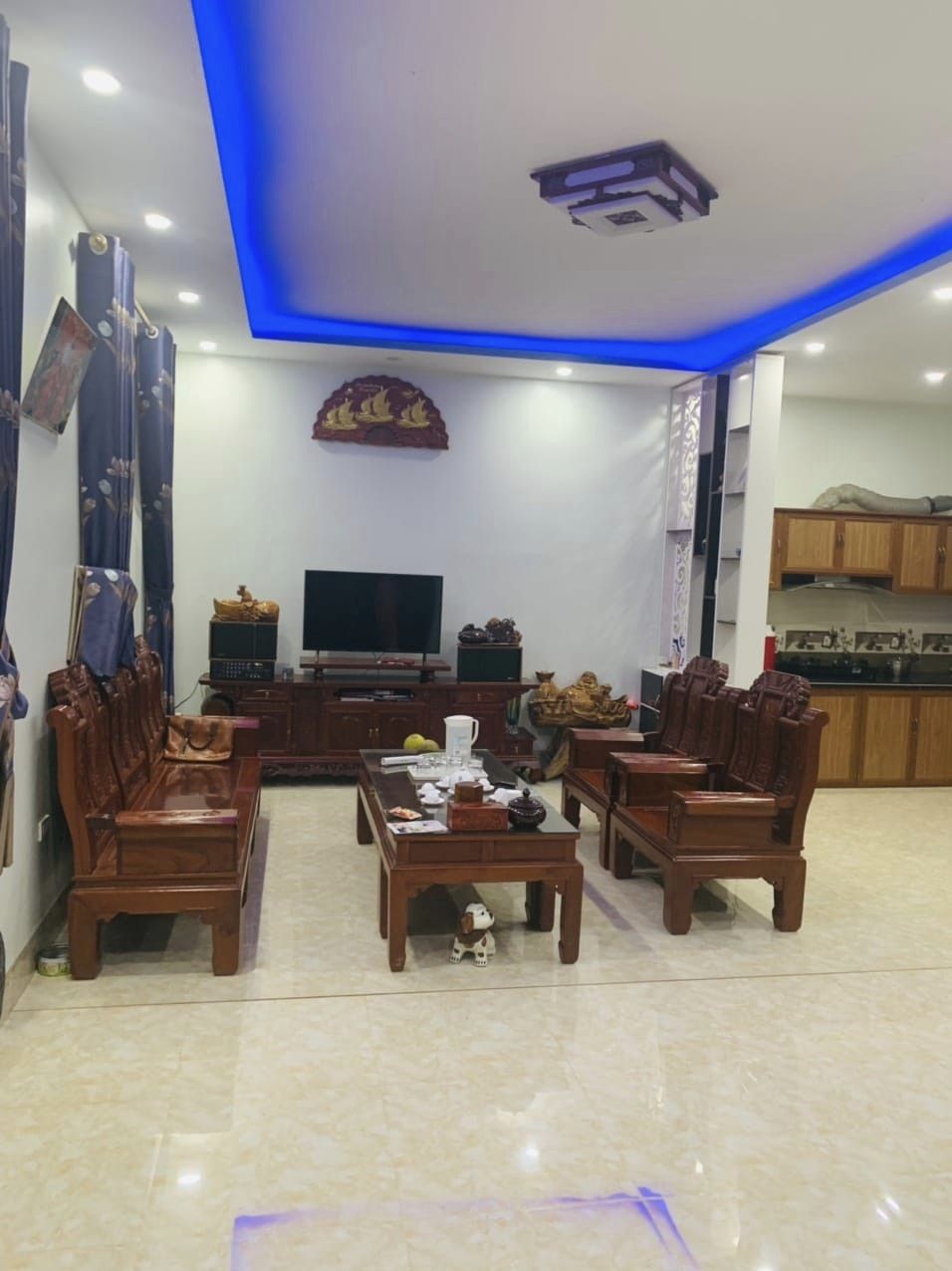 Bán nhà 3 tầng mặt đường 279 phường Tân Thanh, TP.ĐBP