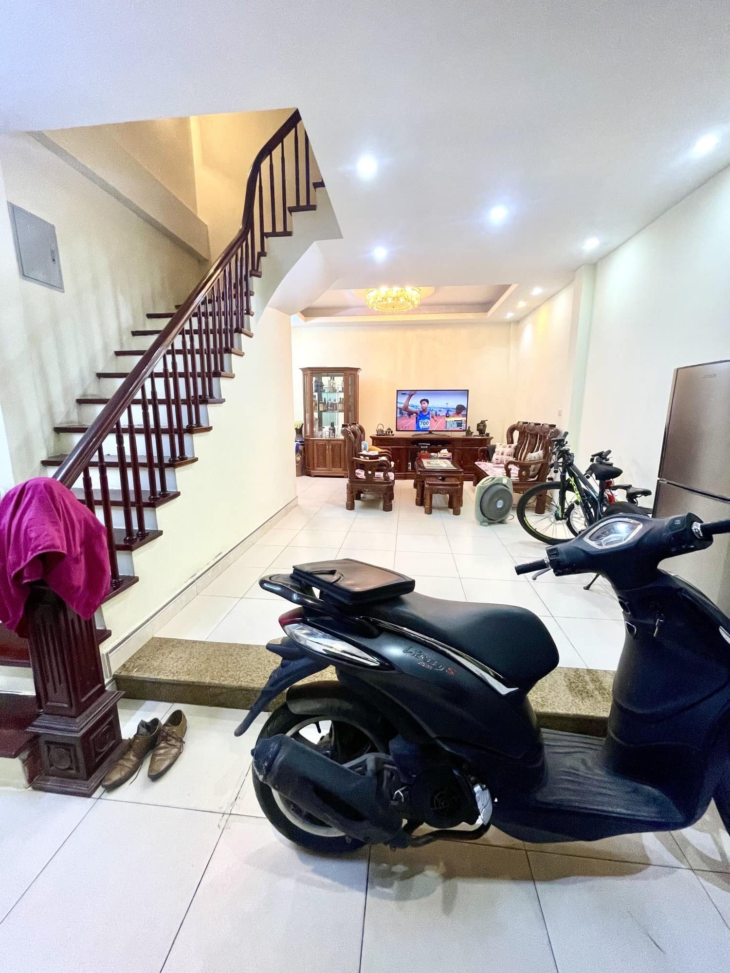 BÁN NHÀ TRUNG TÂM CẦU GIẤY - NGÕ NÔNG RỘNG THOÁNG - GẦN Ô TÔ - TIỆN ÍCH BẠT NGÀN - FULL NỘI THẤT