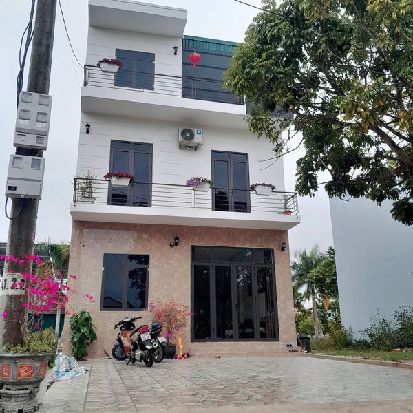 Bán nhà 3 tầng mặt đường nhựa 17,5m ở phường Nam Thanh