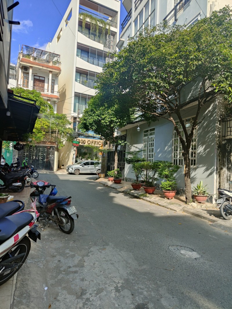 Nhà bán đường Trường Chinh, Phường 12, Quận Tân Bình 81m2, 3 tầng Giá 13.5 tỷ.