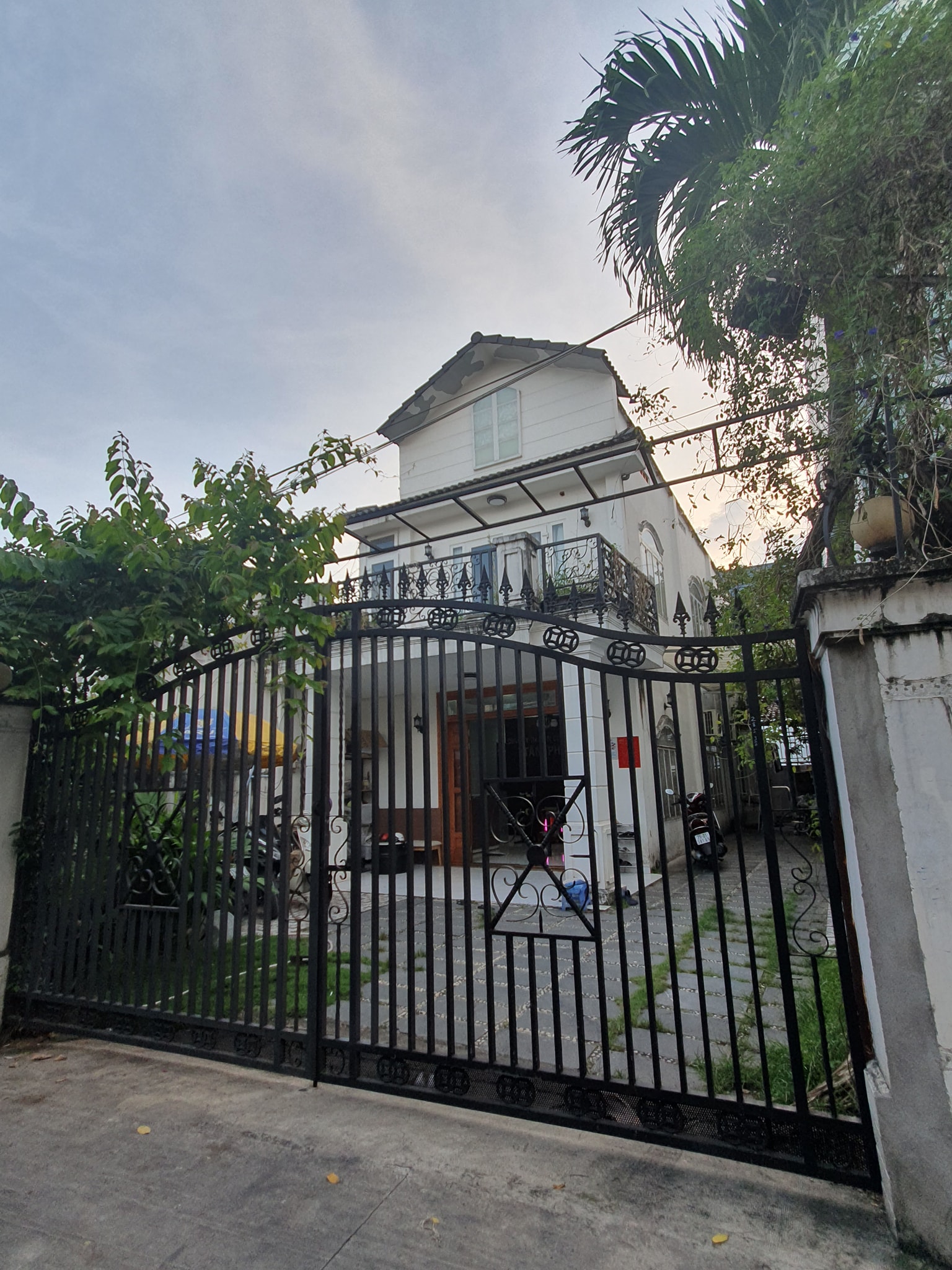 TƯƠNG LAI MẶT TIỀN PHẠM VĂN ĐỒNG - BIỆT THỰ LINH ĐÔNGHẺM XE TẢI - NGANG 8M BỀ THẾ - CỰC ĐẸP