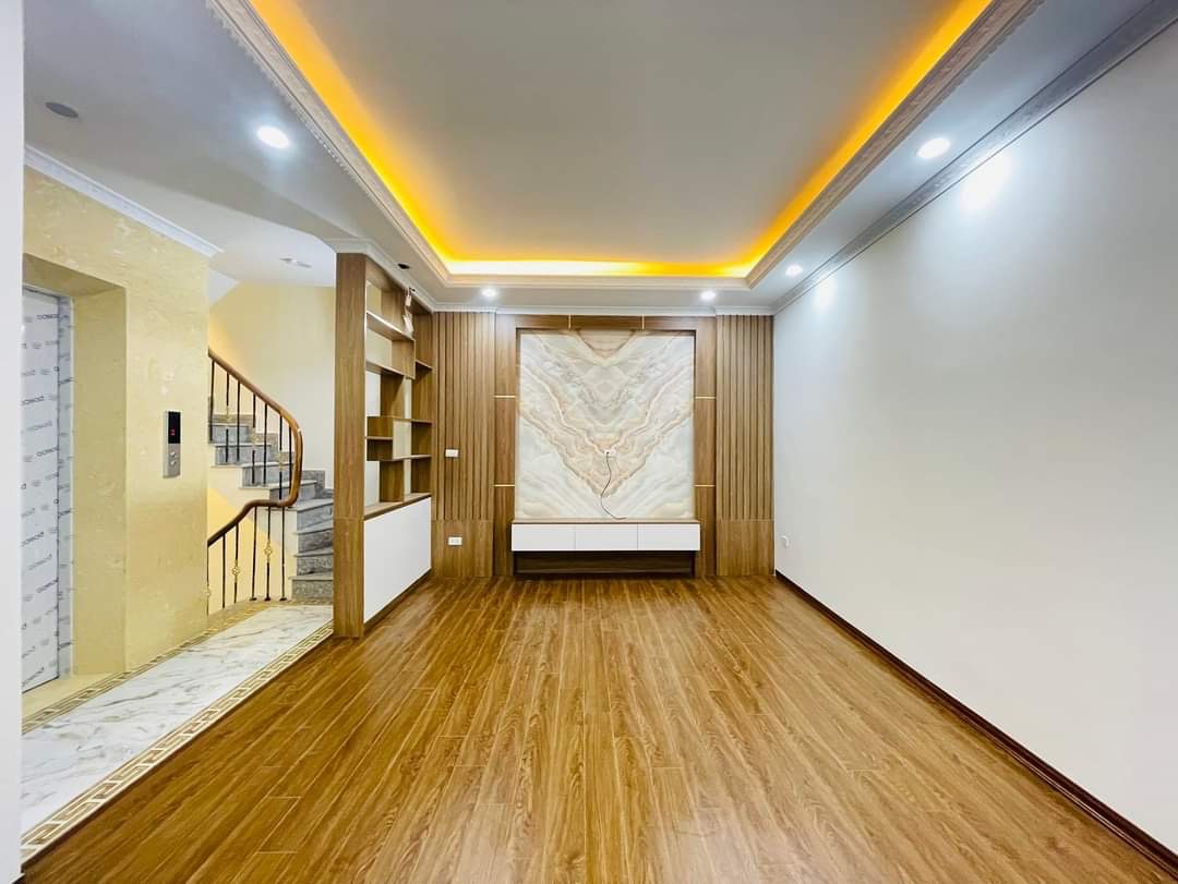 SIÊU PHẨM NGỌC KHÁNH TRUNG TÂM BA ĐÌNH - NGÕ THÔNG - 30M Ô TÔ TRÁNH - NHÀ XÂY MỚI 6 TẦNG THANG MÁY - 40M2 NHỈNH 7 TỶ