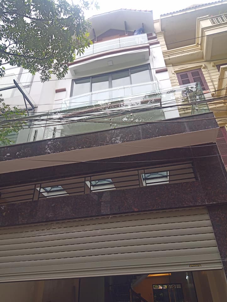 Bán nhà phân lô mới hiện đại view thoáng ngõ 234 Hoàng Quốc Việt. DT 100m x 5t, mt 5m. Giá 25.5 tỷ