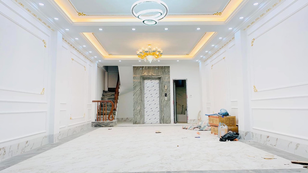 BÁN NHÀ QUAN NHÂN 61 M 8 TẦNG Ô TÔ - KINH DOANH VP - THANG MÁY - FULL NỘI THẤT NHẬP