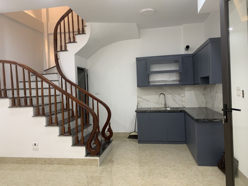 Bán nhà ngõ13x Nguyễn Văn Cừ - Long Biên 32m2 mặt tiền 6m 3,7 tỷ ngõ thông nhà đẹp