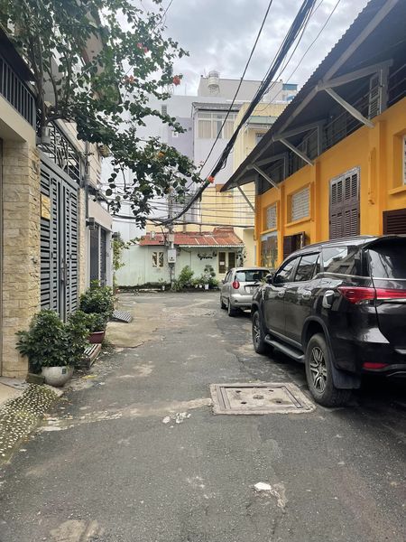 NỢ BANK BÁN GẤP GÓC 2MT HẺM XE HƠI PHAN ĐĂNG LƯU 40M2 GIÁ CHỈ 5.5 TỶ