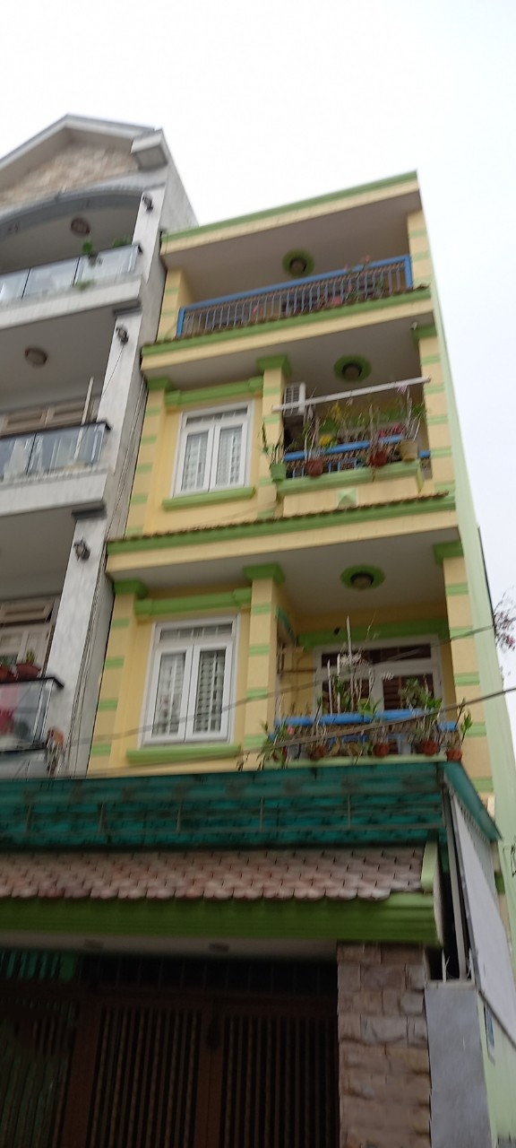 Bán nhà HXT Nguyên Hồng P11 Đối Diện Công Viên 4 Tầng(4x18m)