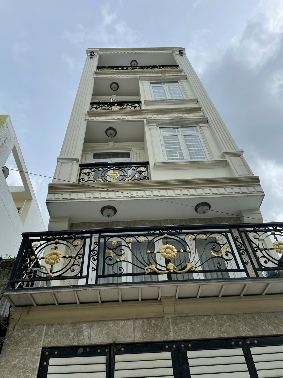 Bán CHDV 9PN đường Đặng Thùy Trâm, Phường 13, 4.5x15, 5 lầu, Giá 9.5 Tỷ TL