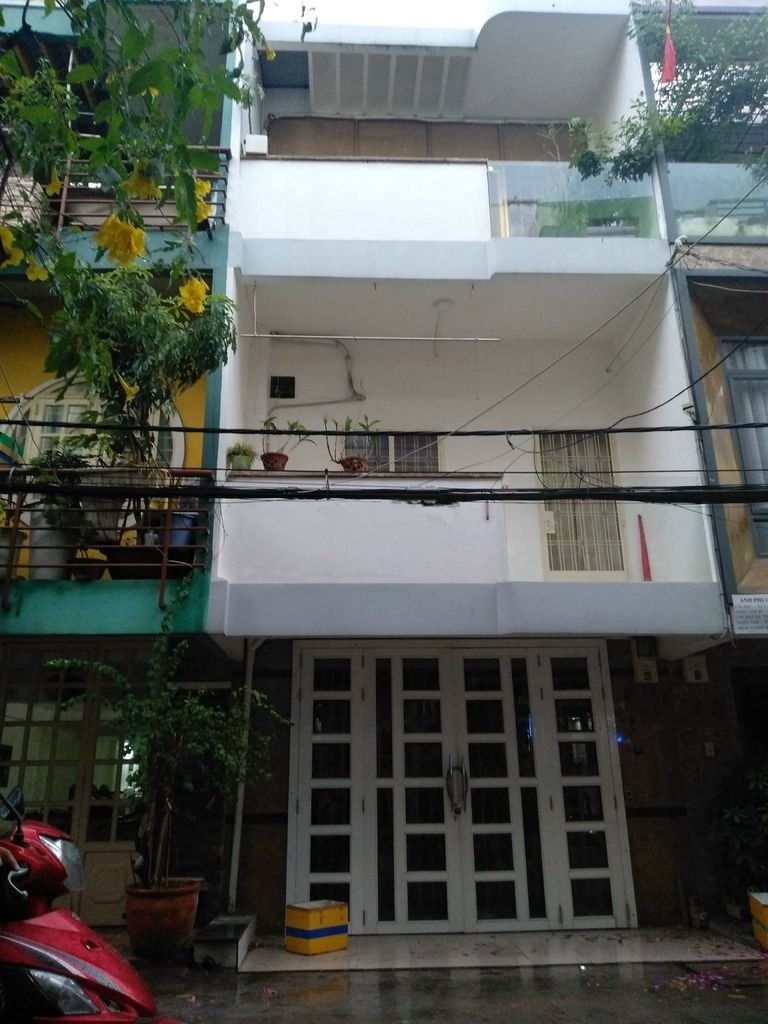 Bán nhà HXH 6m Ung Văn Khiêm ngay ĐH Hutech, DT 4x17m, 3 lầu, 4PN, giá 9.9 tỷ TL