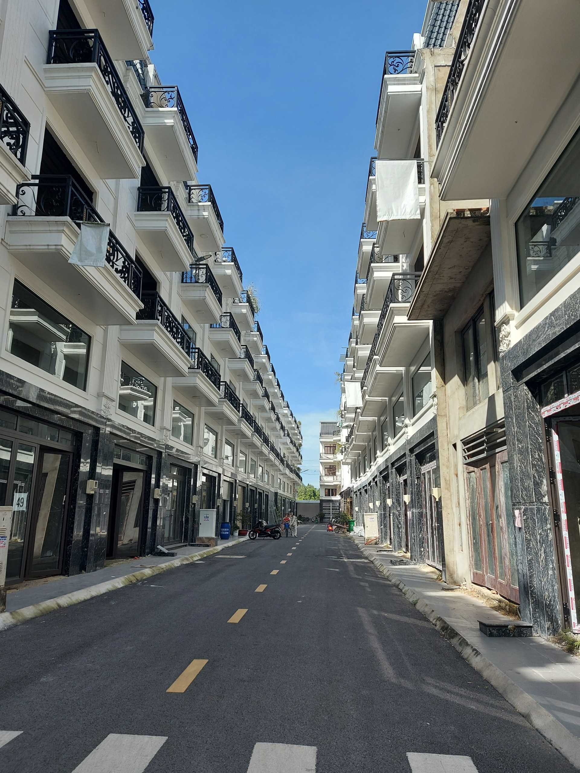 Nhà phố 1 trệt 3 lầu quận 12, sổ hồng riêng