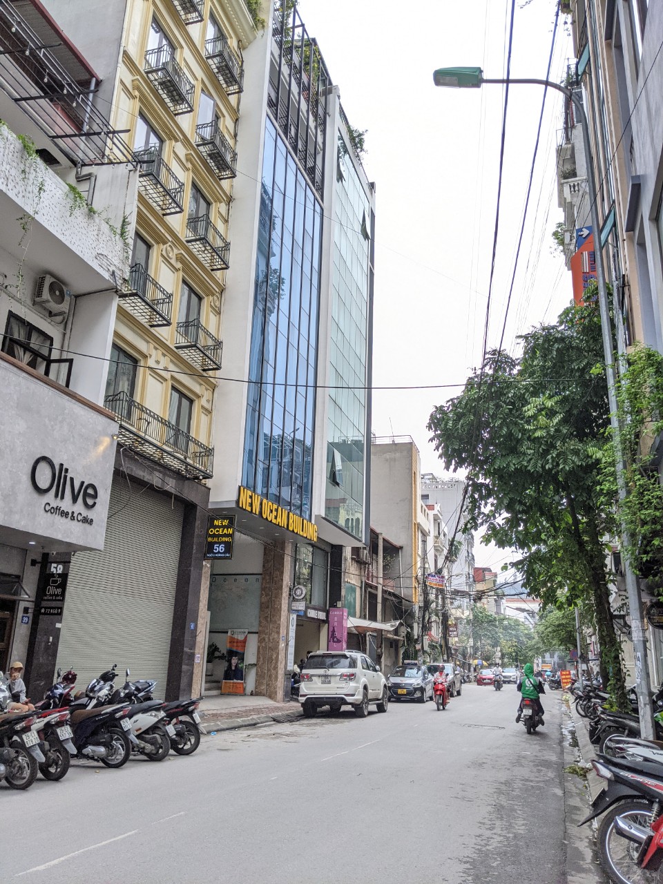 Mảnh đất siêu đẹp Nguyễn Hy Quang- Hoàng Cầu, oto, xây văn phòng tuyệt vời, 100m2, mt 5.6m.