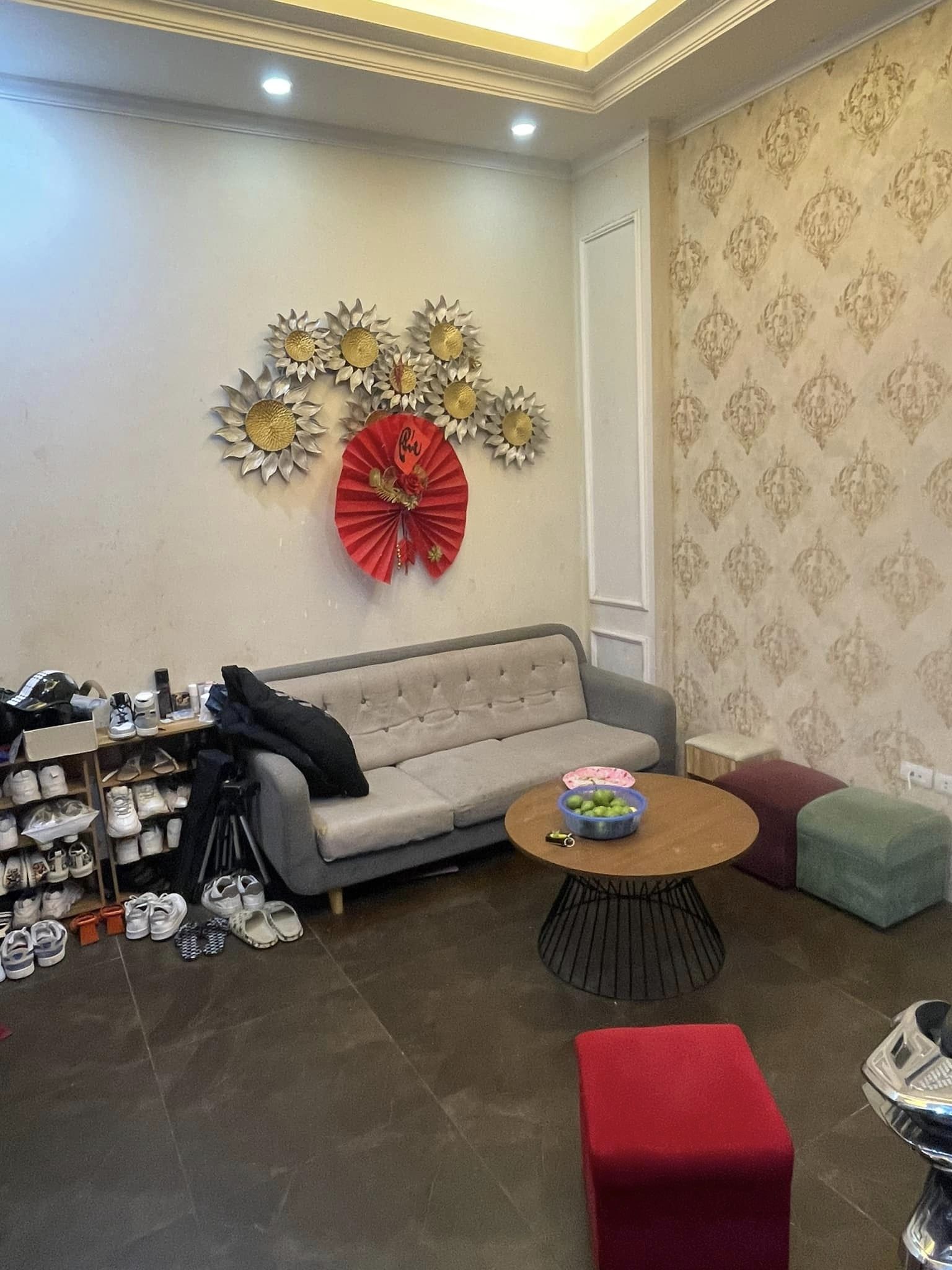 Nhà phố Nguyễn Ngọc Vũ - Thiết kế đẹp - Cho thuê văn phòng và thuê trọ đều tiện