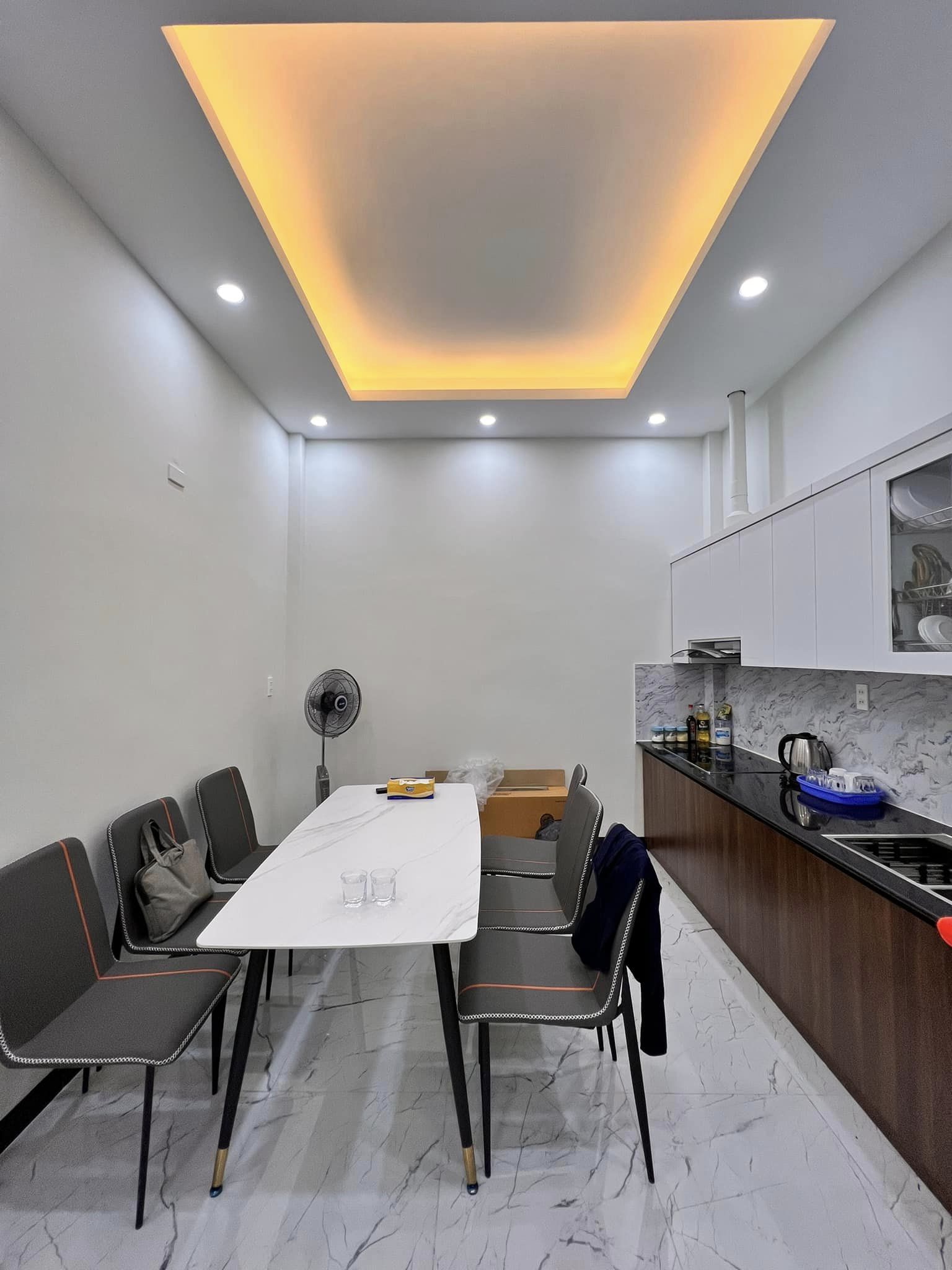 Bán nhà 4 tầng phố Kim Ngưu. Ngõ thông. 38m2. Chỉ 5.45 tỷ.