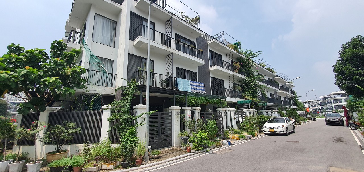 Bông Hồng Đen siêu phẩm liền kề 82m2 sổ đỏ, hoa hậu Eden Rose chỉ 11.6 tỷ full nội thất