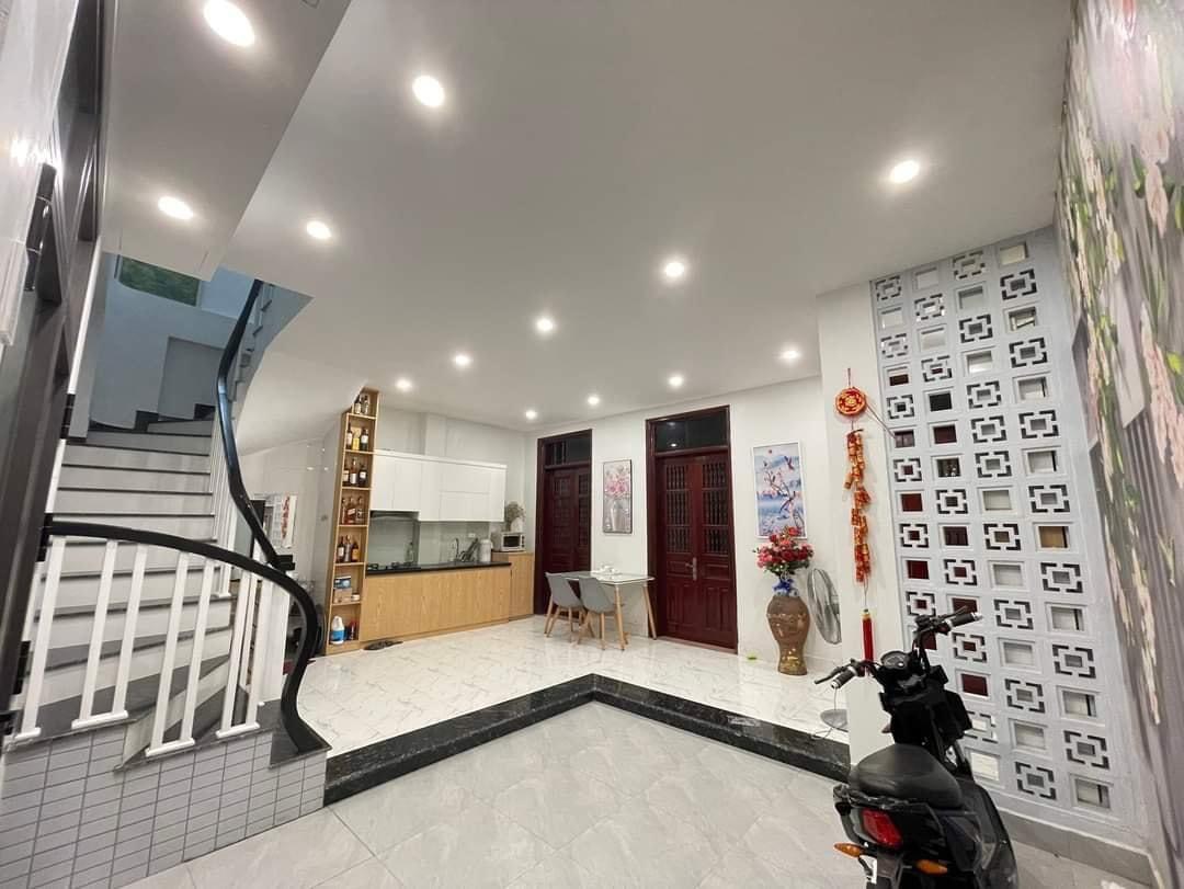 Bán nhà Hồ Tùng Mậu 30m2 – Giá 2.68 tỷ - Lô góc – Kinh Doanh – An ninh tốt