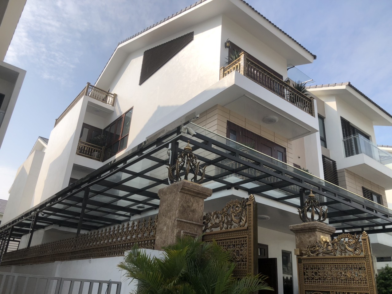 Cần bán nhanh căn biệt thự - KĐT Dương Nội, đã hoàn thiện full nội thất cao cấp, gần trục Ngô Thị Nhậm