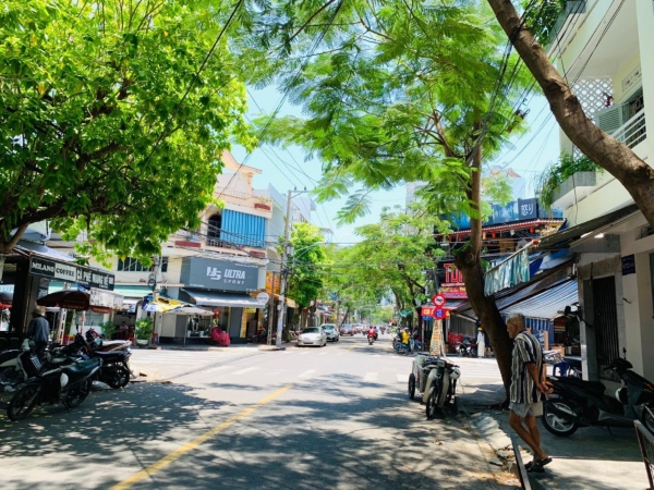 ban-nha-mat-tien-bach-dang-nha-trang-3