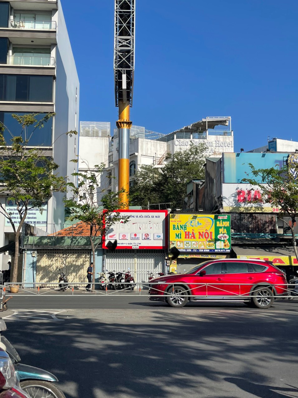 Bán nhà mặt phố đường Trường Sơn, Phường 2, Quận Tân Bình. 14x23m, 2 tầng, CN 281m2.