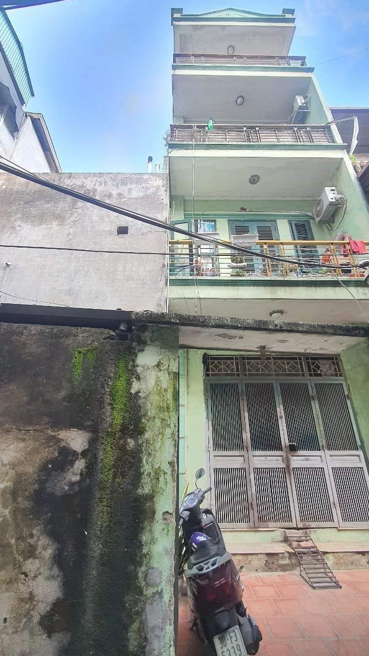 Quan Nhân, Thanh Xuân. 180m2. MT 11m. Giá 16,5 tỷ. Ngõ thông, rộng, thoáng.