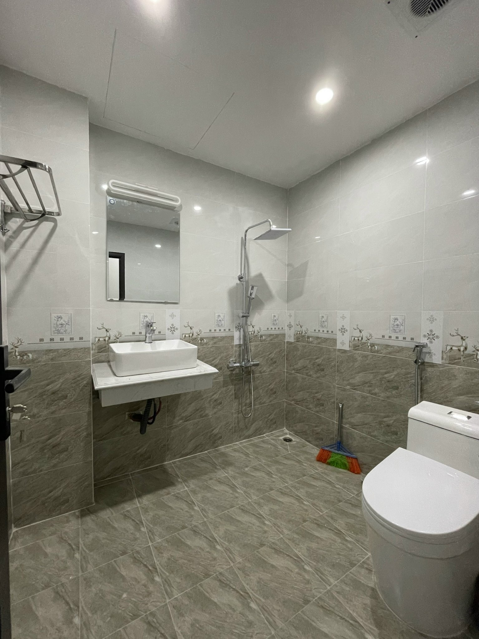 Nhà Hoàng Văn Thái Khương Trung Thanh Xuân 6T, thang máy, Gara, kinh doanh - 10.8 tỷ .