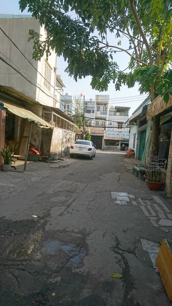 Sau Mặt tiền đường, 30m ra Sông Hành - Trường Chinh . 110m2 chỉ 7 tỷ...