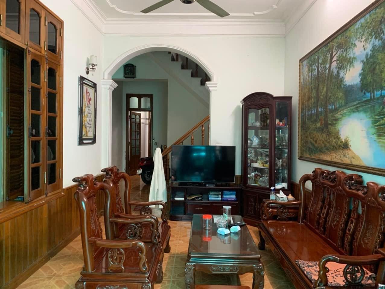 Bán nhà gần phố Vương thừa Vũ DT:65m2 MT:5m 5 tầng SĐCC