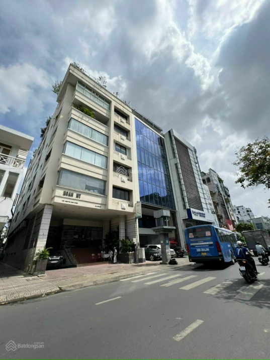 Vị trí vàng! Góc 2MT Hai Bà Trưng, Quận 1 (9 x 35m), 6 tầng, HĐT 400tr/th, giá 200 tỷ