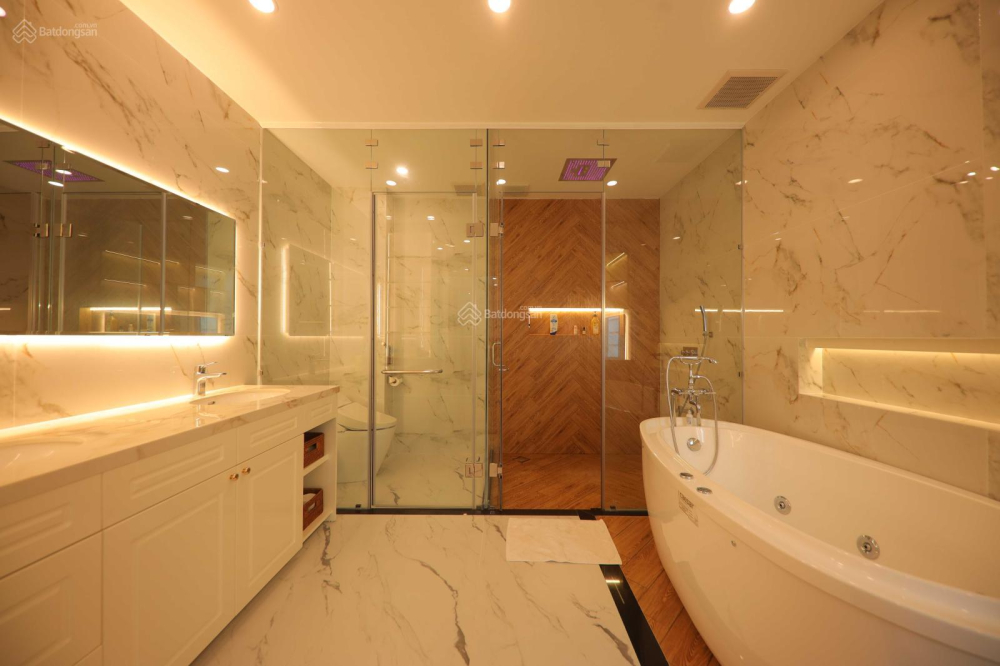 Chính chủ bán biệt thự khu 204 Nguyễn Văn Hưởng, Thảo Điền, Quận 2. Diện tích 10x16.4. KC: 1 trệt 2 lầu. Lien hệ