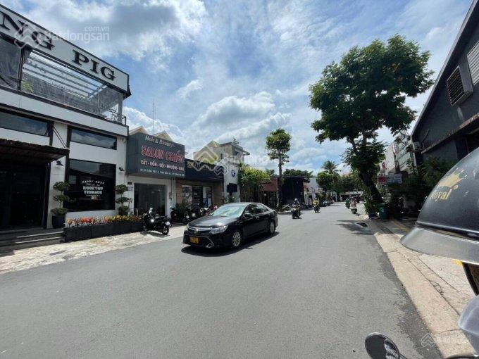 Chính chủ bán nhà Mặt tiền đường Xuân Thủy, Thảo Điền, Q2. DT: 9x19; CN: 155m2. Giá 40.2 tỷ.