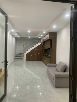 Bán nhà Ngõ 310 Nghi Tàm mới xây 40m x 5 tầng giá 4.5 tỷ