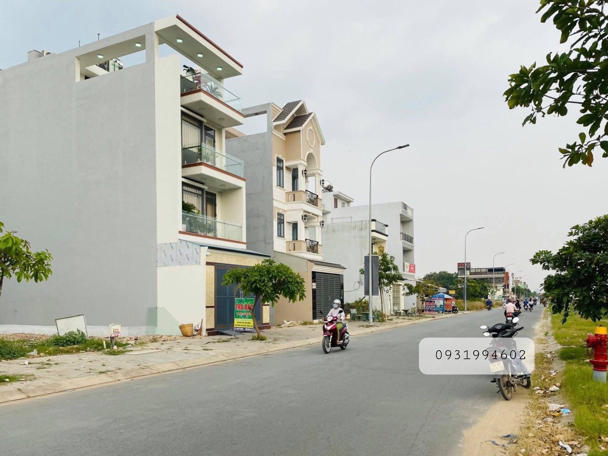 Bán gấp đất MT Lã Xuân Oai, Q9, 105m2, chỉ 2.7 tỷ, SHR, nở hậu tài lộc. XDTD, full T.cư