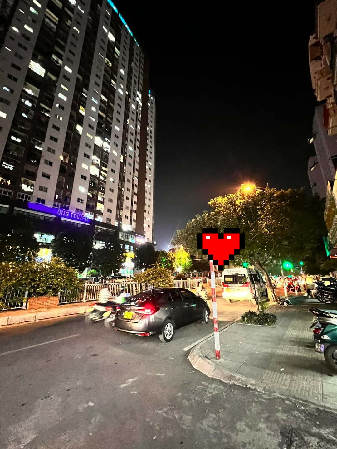 MẠC THÁI TỔ - PHÂN LÔ - Ô CHỜ THANG MÁY - 5M RA MẶT PHỐ - KINH DOANH QUÁ TỐT - NGÕ Ô TÔ 16C THÔNG - THỬA ĐẤT ĐẸP CÂN ĐỐI - KHU VỰC RẤT HIẾM NHÀ BÁN