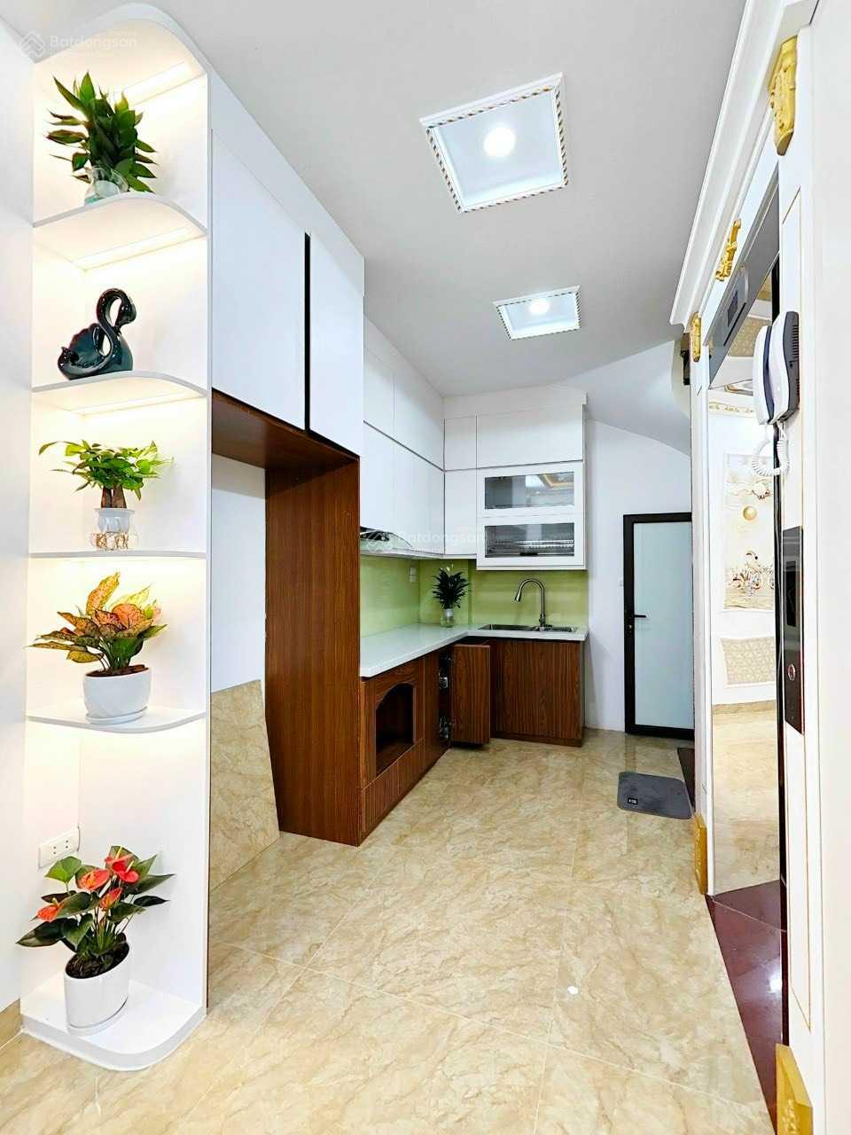 Giảm sốc bán gấp nhà Trần Phú, Ô TÔ - KINH DOANH, 31m2x5 tầng, 3.6 tỷ